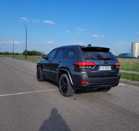 Jeep Grand Cherokee cena 104000 przebieg: 54000, rok produkcji 2018 z Łapy małe 22